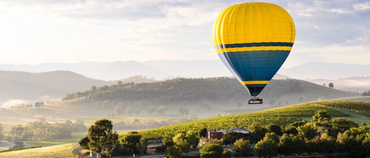 Hot Air Balloon, Yarra Valley_Visit Victoria hot air balloon over Yarra Valley