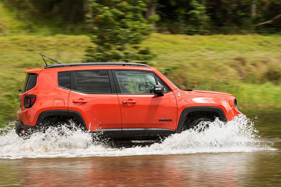 Jeep renegade river crossing  