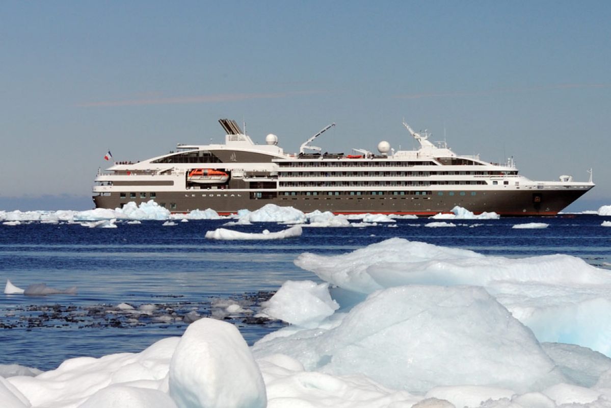 apt ship navigating among ice 