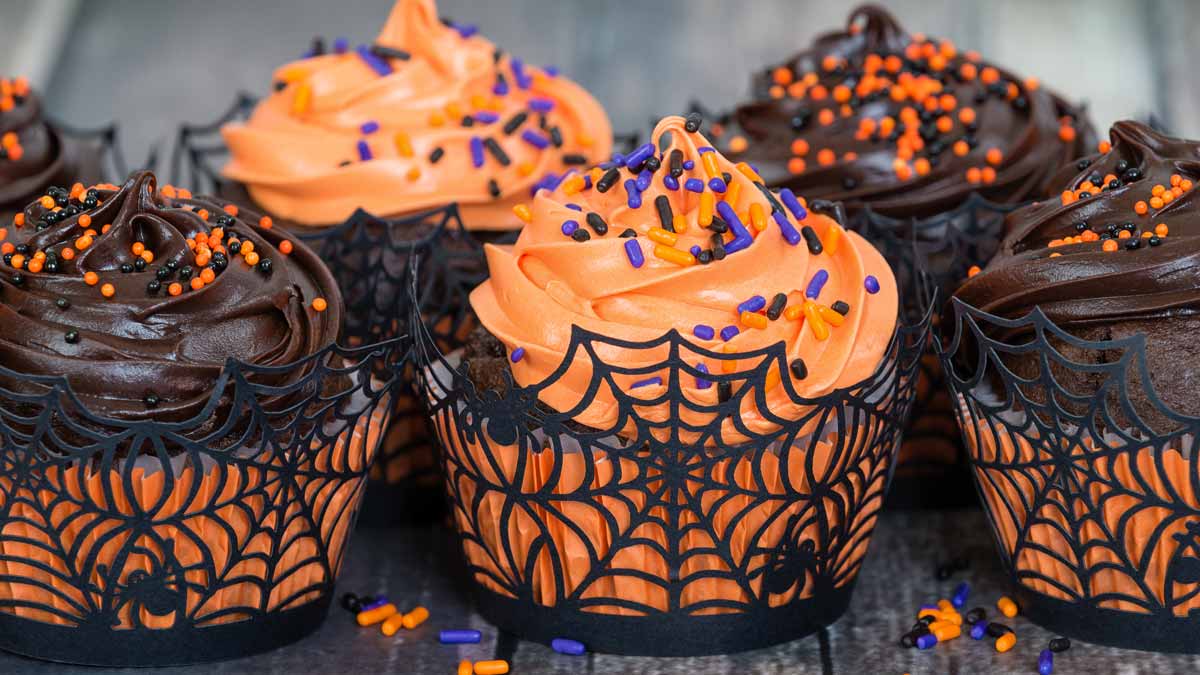 halloween cupcake with decoration