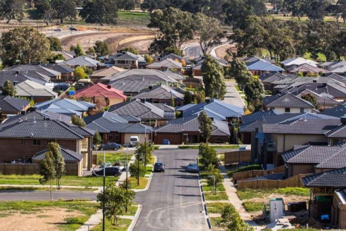 wide shot of houses in a suburb