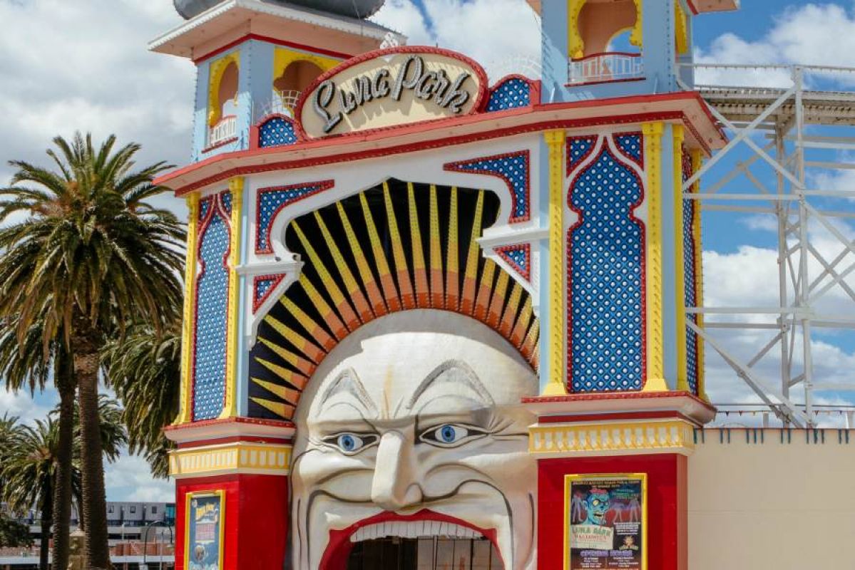 Luna Park Melbourne entrance