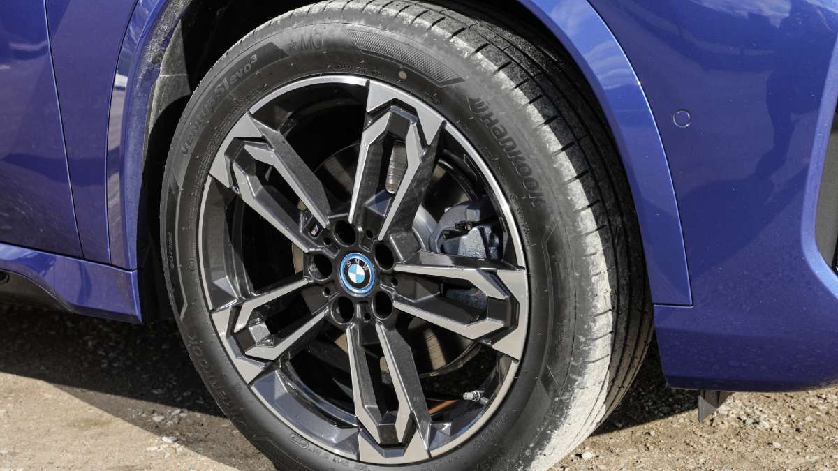 BMW iX1 wheels