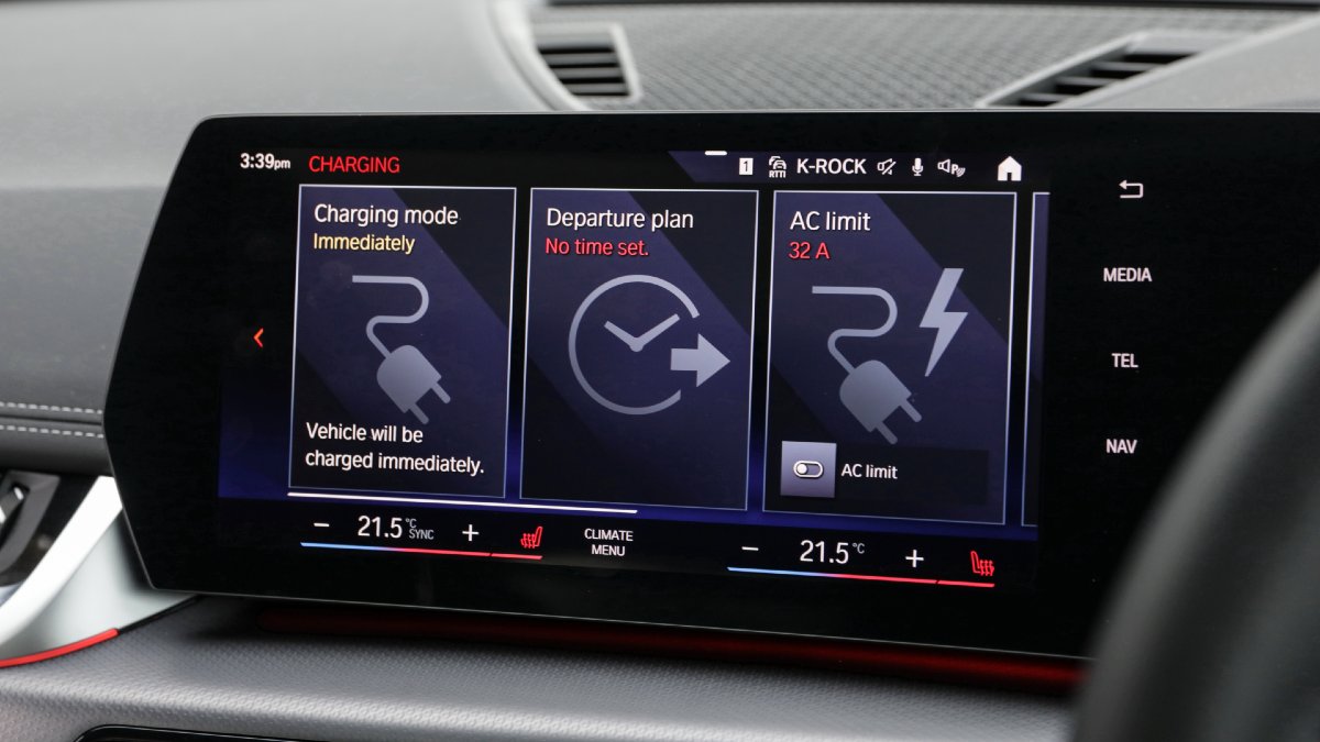 BMW iX1 charging screen