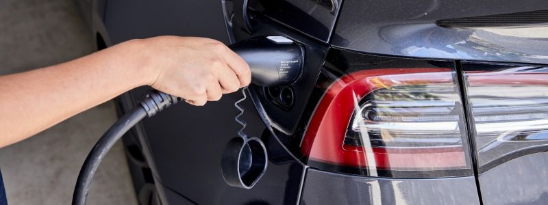 How to deals charge electric car