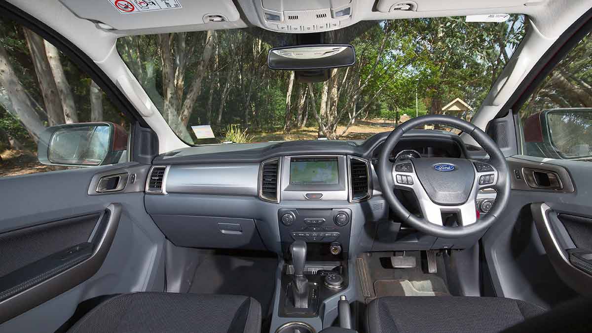 Ford Everest Trend's dash layout and steering wheel