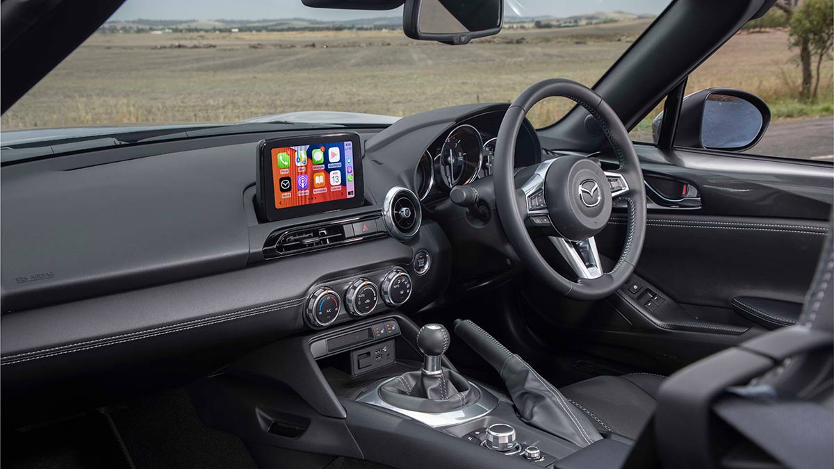 Mazda MX-5 GT interior 