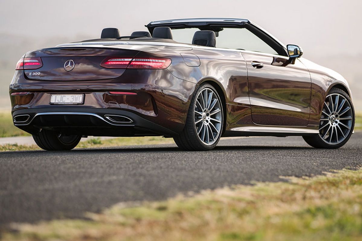 Side and rear view of Mercedes-Benz E 300 Cabriolet