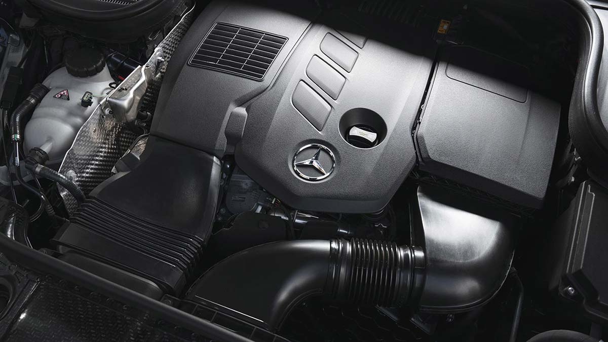 The Mercedes-Benz GLE300d's engine