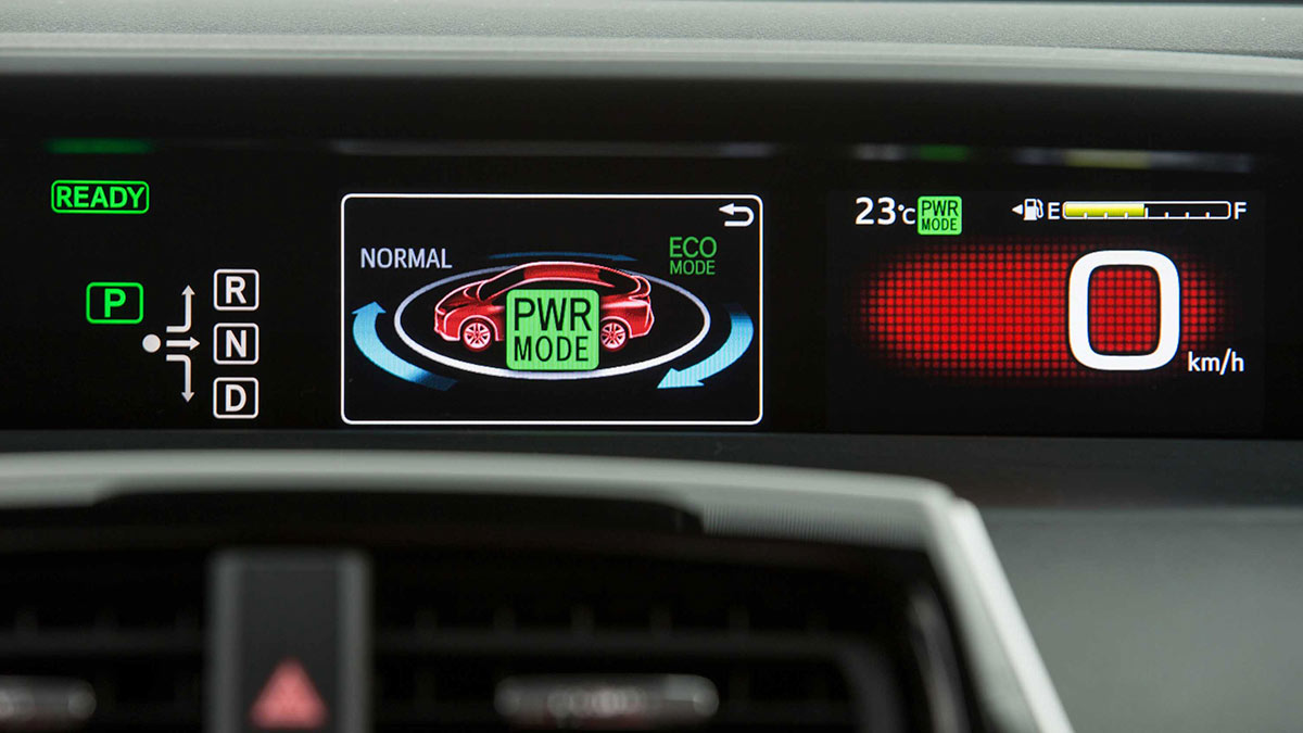 Close up of a screen inside the Toyota Prius showing the gear selected, the operating mode and the speedometer