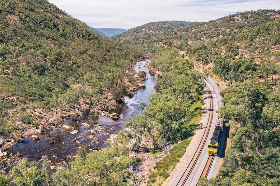 indian pacific train trips