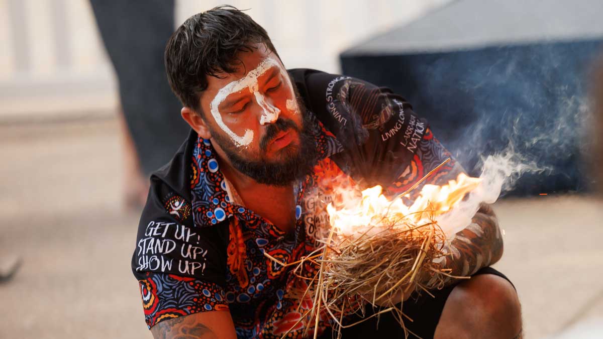 Smoking Ceremony at Garrmalang. Image: Tourism NT/Elise Cook