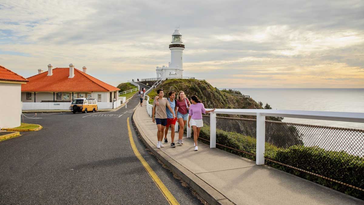 Walking near Byron Bay lighthouse