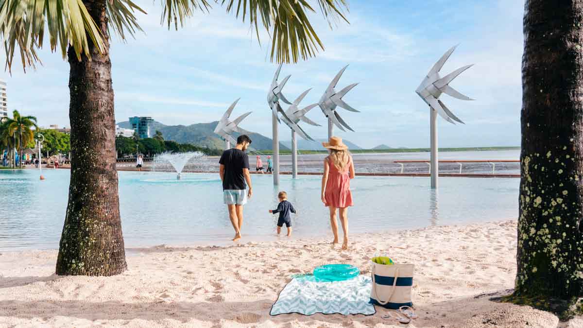  Cairns lagoon