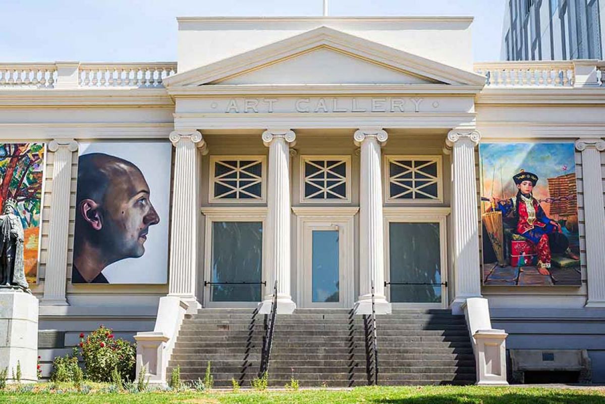 Front of Geelong Gallery