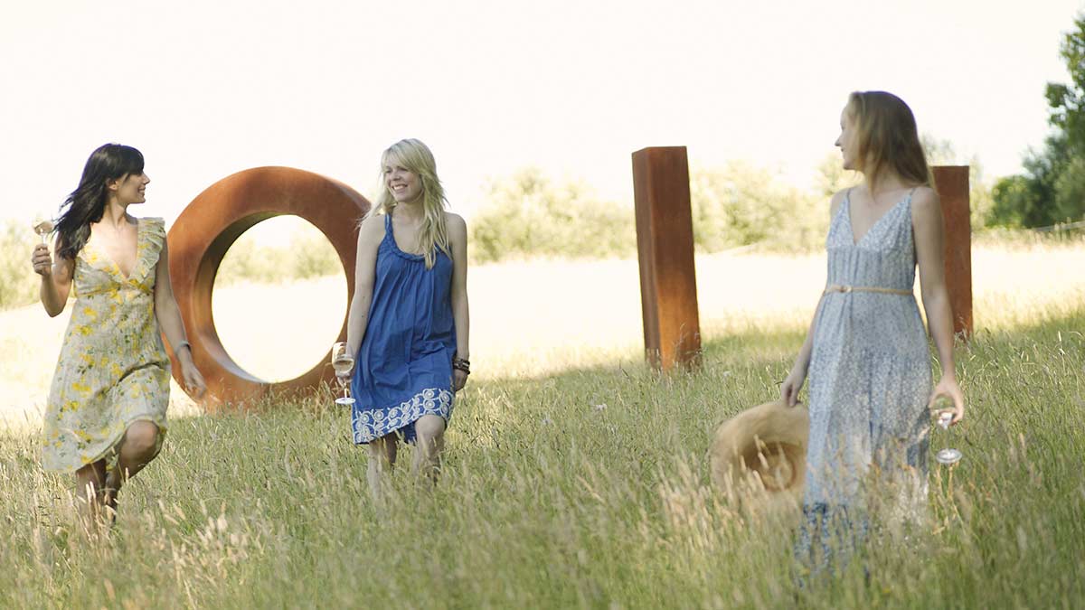 Girls walking around Montalto Vineyard