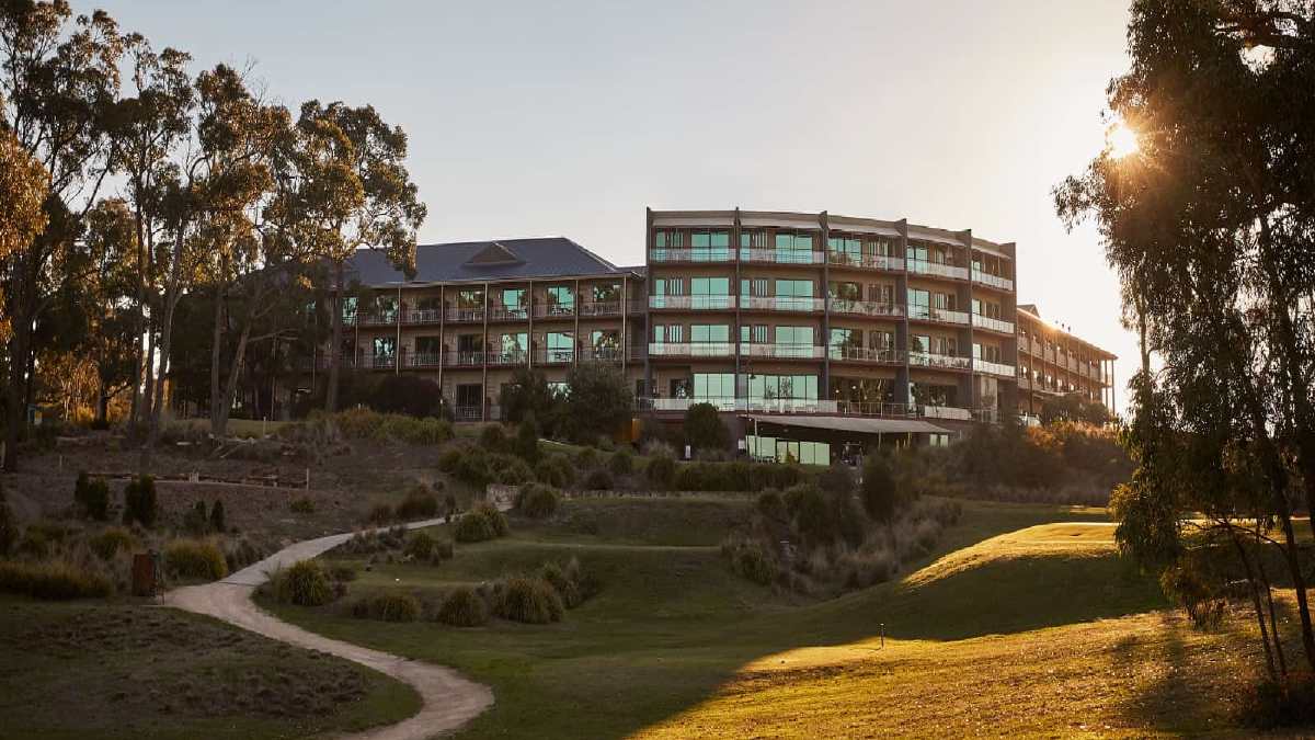 RACV-Goldfields-exterior-sun-1200x675-feature