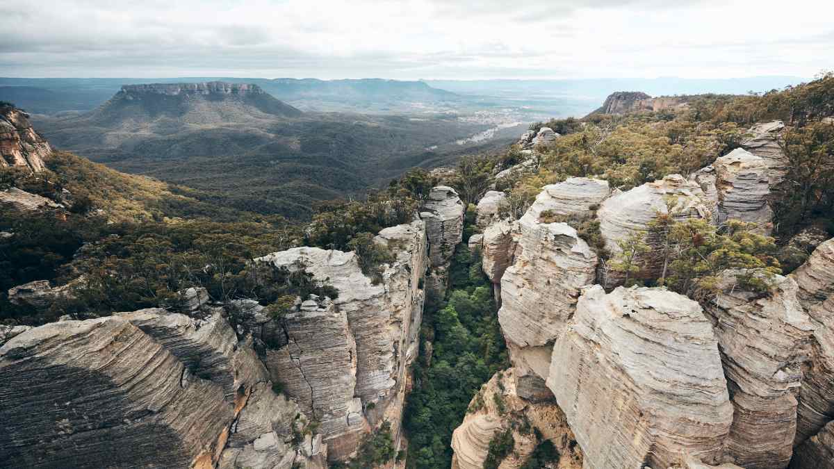 panoramic landscape shot of the Blue Mountains